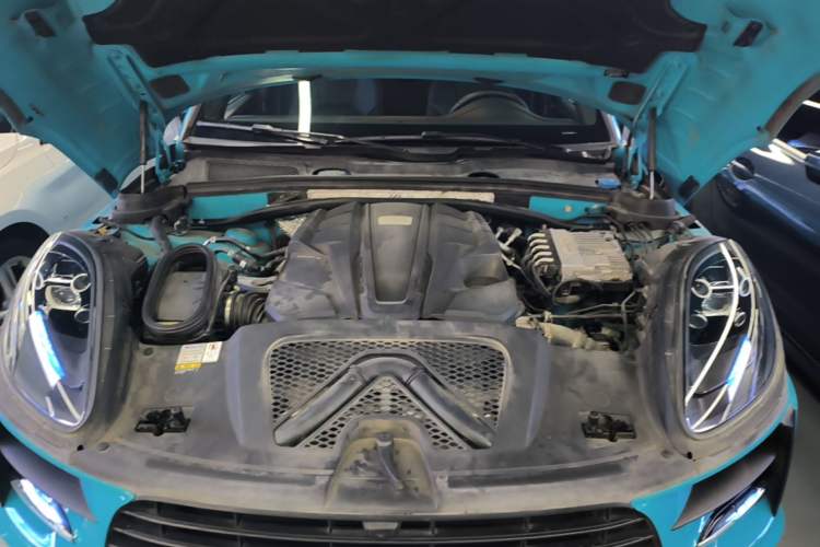 Used Porsche Macan 2020 Macan S 3.0T Engine Bay