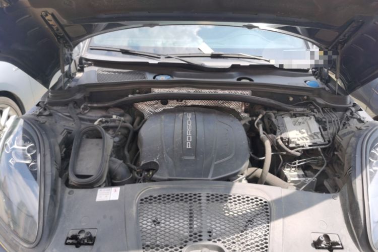 Used Porsche Macan 2020 Macan 2.0T Engine Bay