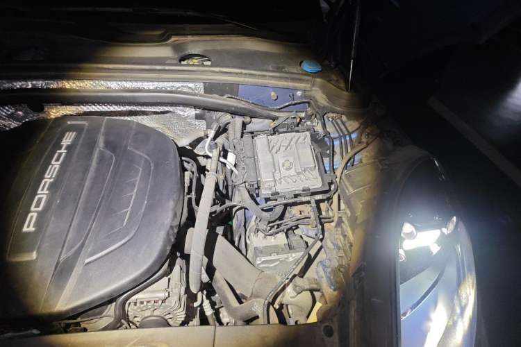 Used Porsche Macan 2020 Macan 2.0T Engine Bay Left
