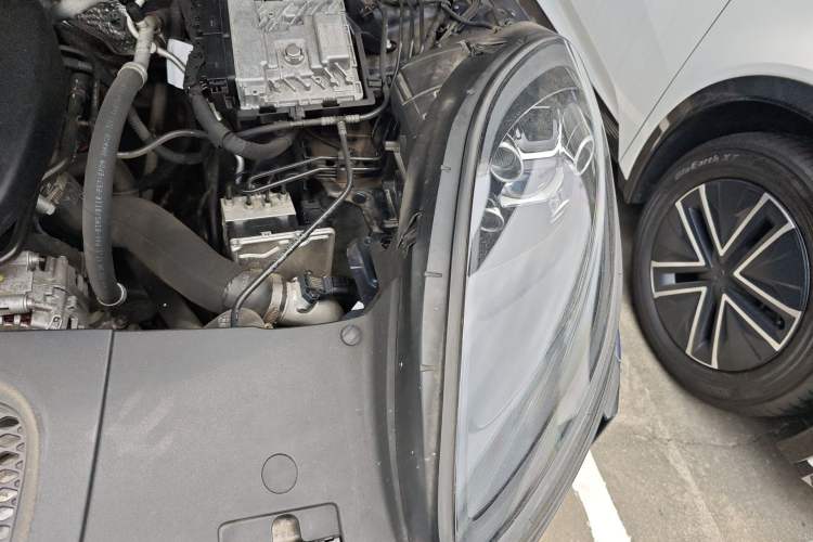 Used Porsche Macan 2020 Macan 2.0T Engine Bay Left