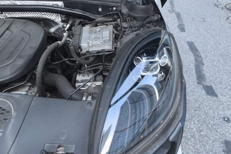 Used Porsche Macan 2020 Macan 2.0T Engine Bay Left