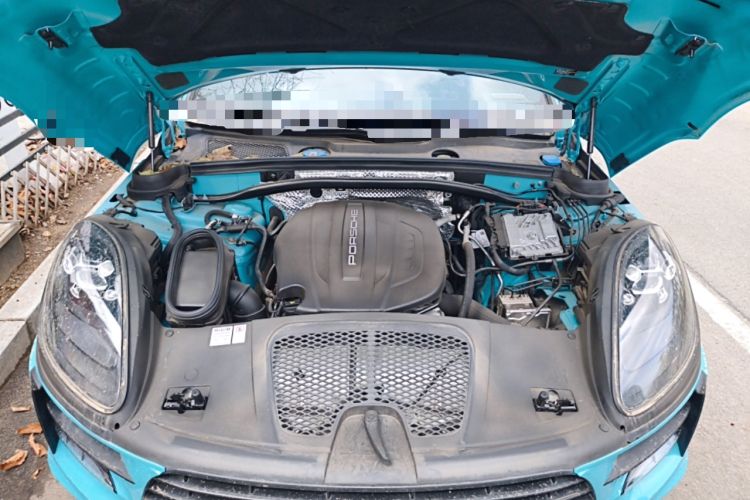 Used Porsche Macan 2020 Macan 2.0T Engine Bay