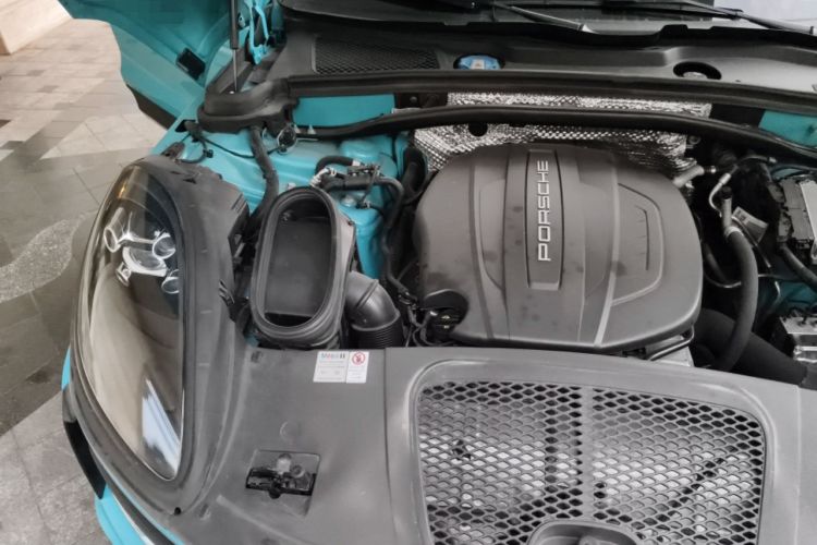 Used Porsche Macan 2020 Macan 2.0T Engine Bay Right
