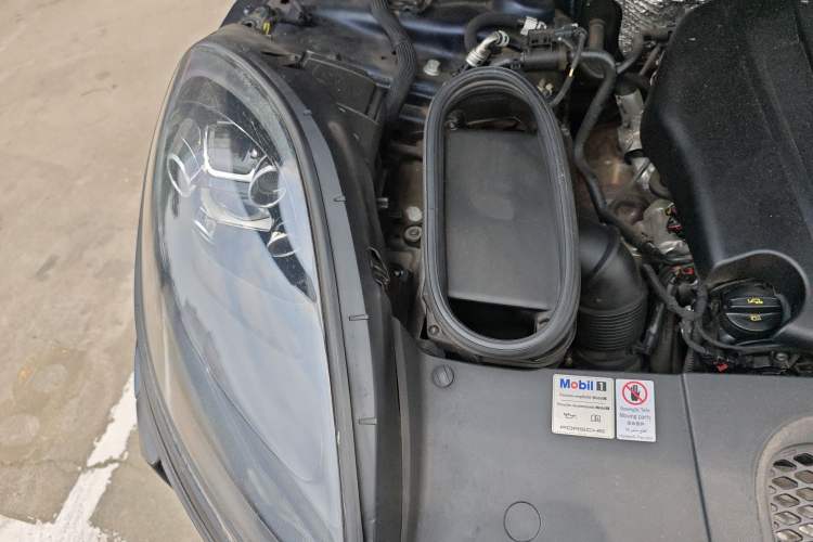 Used Porsche Macan 2020 Macan 2.0T Engine Bay Right