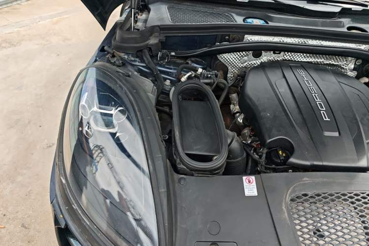 Used Porsche Macan 2020 Macan 2.0T Engine Bay Right