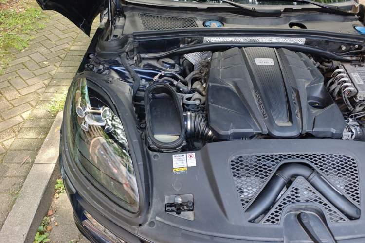 Used Porsche Macan 2020 Macan S 3.0T Engine Bay Right