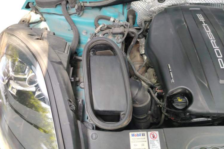 Used Porsche Macan 2020 Macan 2.0T Engine Bay Right