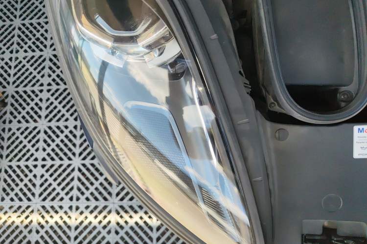 Used Porsche Macan 2020 Macan 2.0T Engine Bay Right