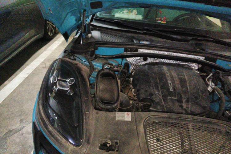 Used Porsche Macan 2020 Macan 2.0T Engine Bay Right
