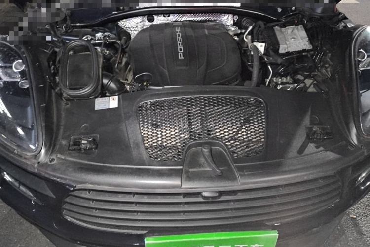 Used Porsche Macan 2020 Macan 2.0T Engine Bay