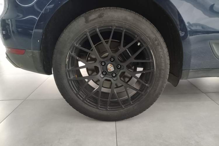 Used Porsche Macan 2020 Macan 2.0T Exterior 5