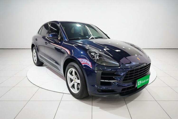 Used Porsche Macan 2020 Macan 2.0T Front Right 45 Deg