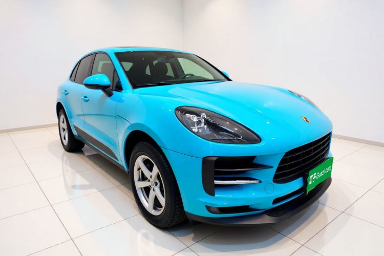 Used Porsche Macan 2020 Macan 2.0T Front Right 45 Deg