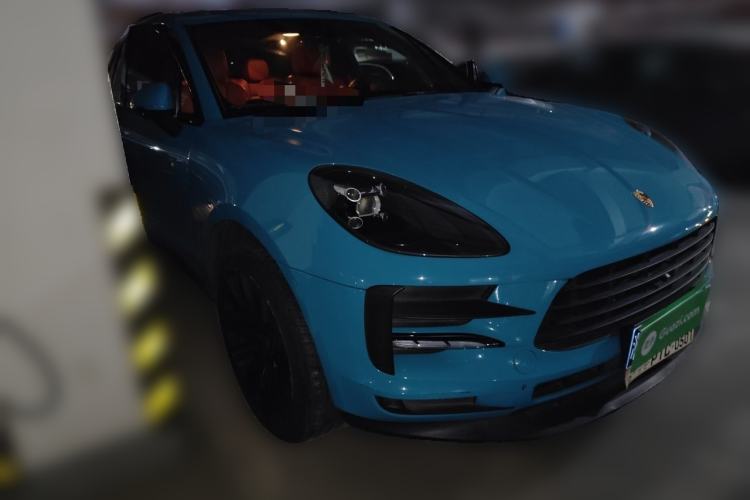 Used Porsche Macan 2020 Macan 2.0T Front Right 45 Deg