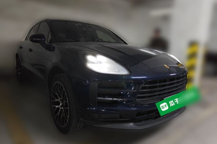 Used Porsche Macan 2020 Macan 2.0T Front Right 45 Deg