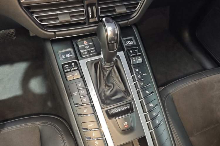 Used Porsche Macan 2020 Macan 2.0T Gear Lever