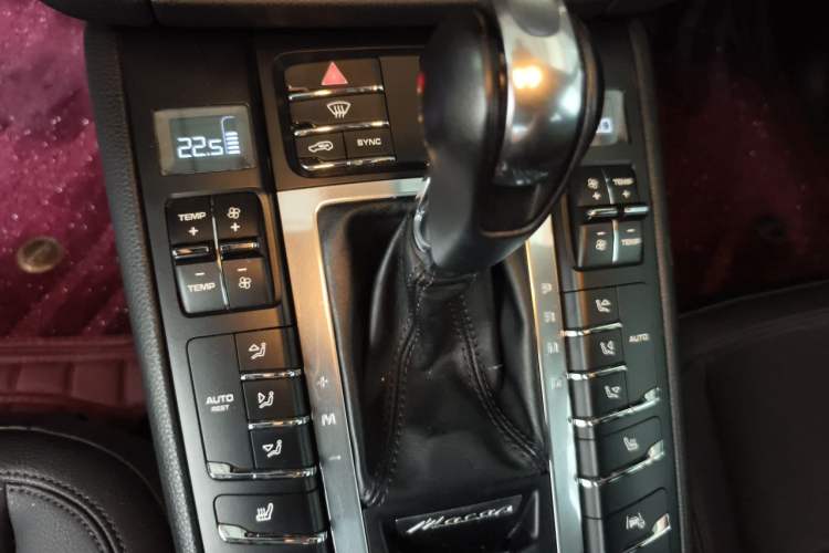 Used Porsche Macan 2020 Macan 2.0T Gear Lever