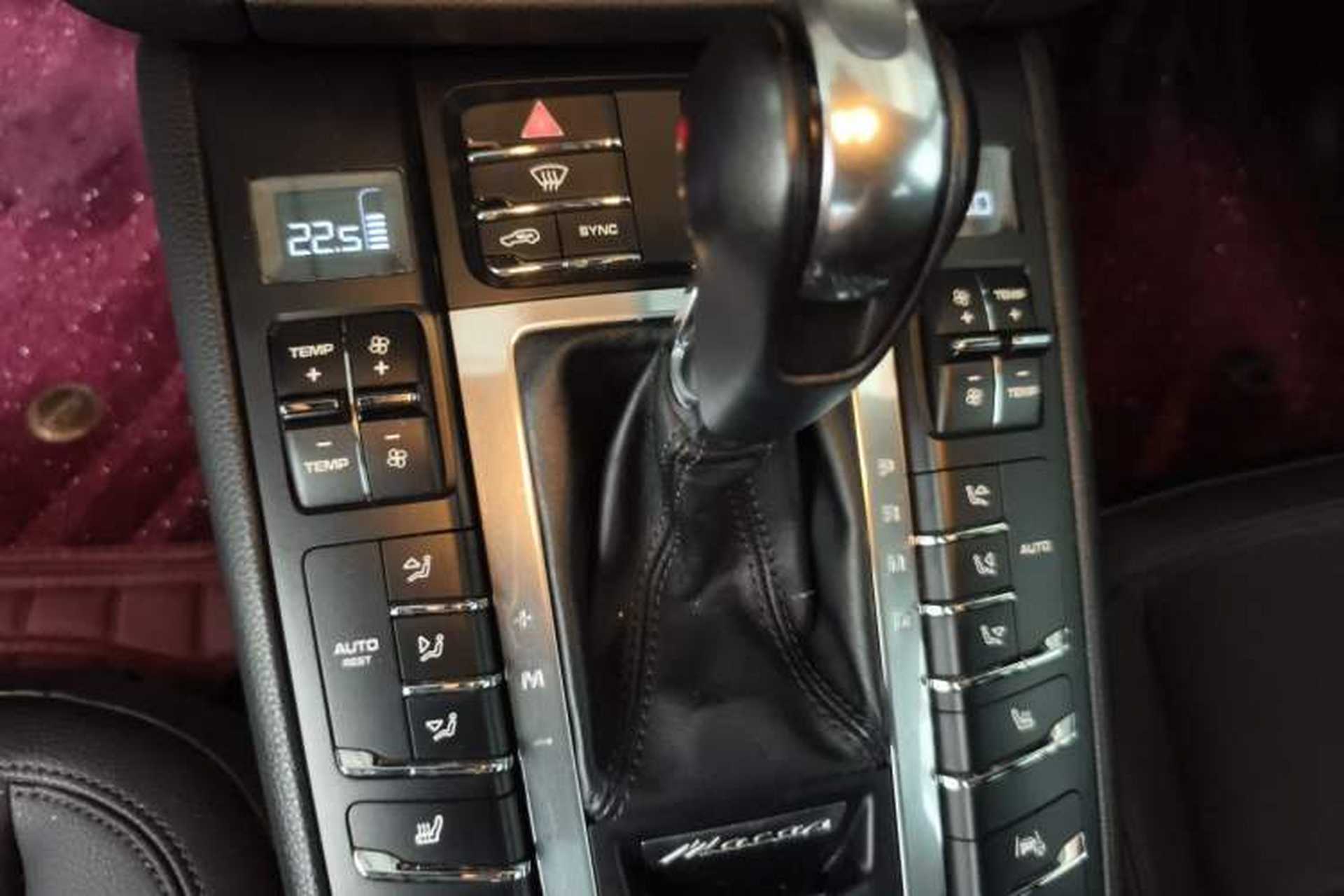 Used Porsche Macan 2020 Macan 2.0T Gear Lever