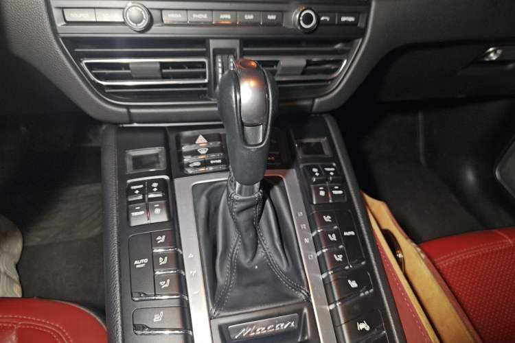 Used Porsche Macan 2020 Macan 2.0T Gear Lever