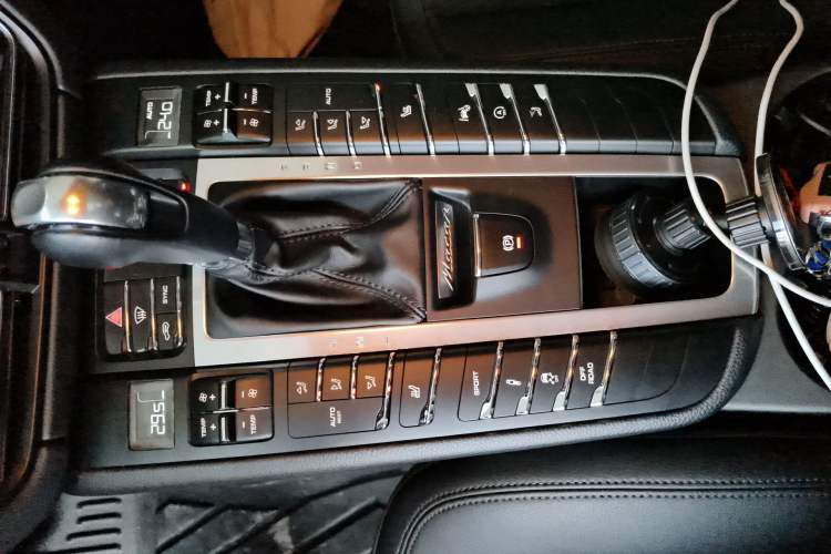 Used Porsche Macan 2020 Macan 2.0T Gear Lever