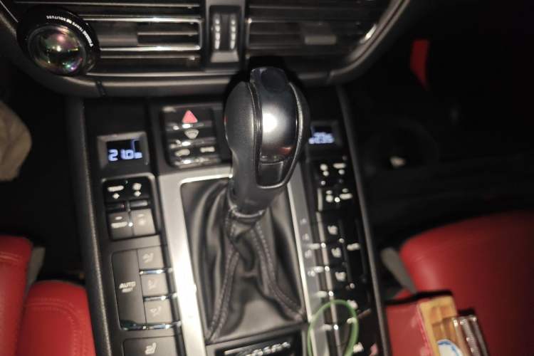 Used Porsche Macan 2020 Macan 2.0T Gear Lever