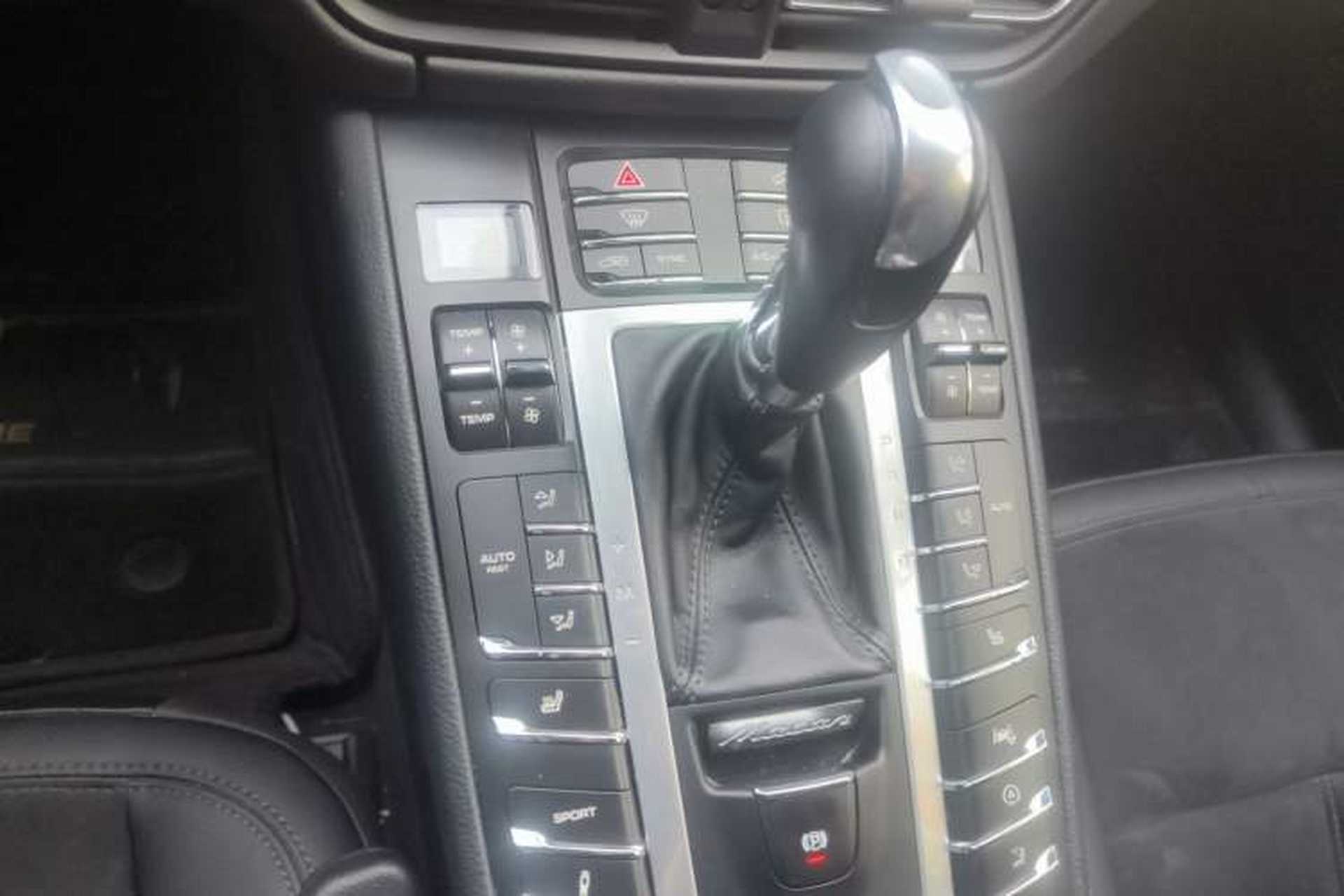 Used Porsche Macan 2020 Macan 2.0T Gear Lever