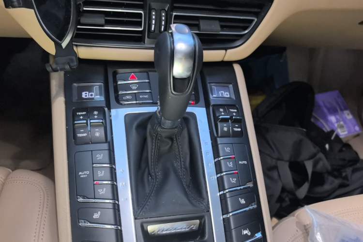 Used Porsche Macan 2020 Macan 2.0T Gear Lever