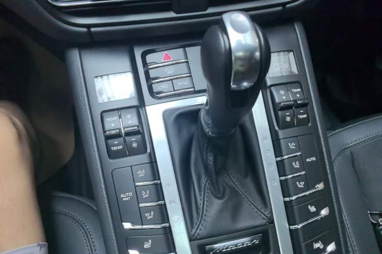 Used Porsche Macan 2020 Macan 2.0T Gear Lever