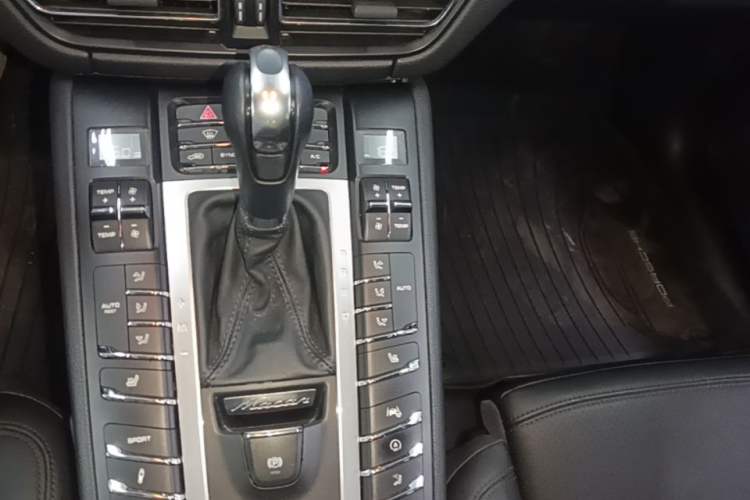 Used Porsche Macan 2020 Macan 2.0T Gear Lever