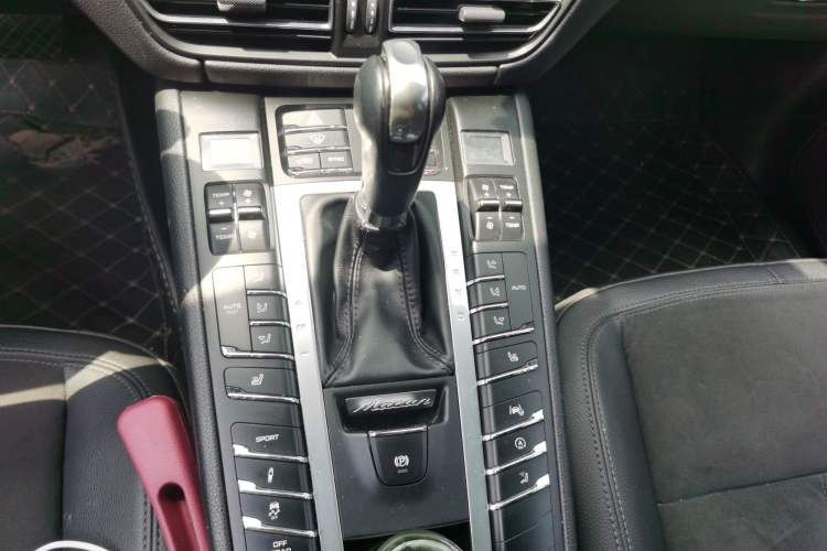 Used Porsche Macan 2020 Macan 2.0T Gear Lever