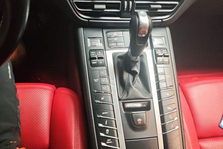Used Porsche Macan 2020 Macan 2.0T Gear Lever