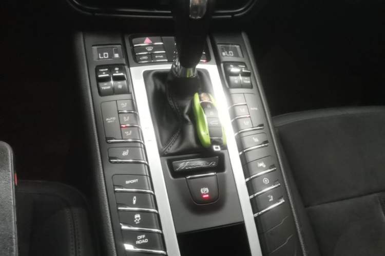 Used Porsche Macan 2020 Macan 2.0T Gear Lever