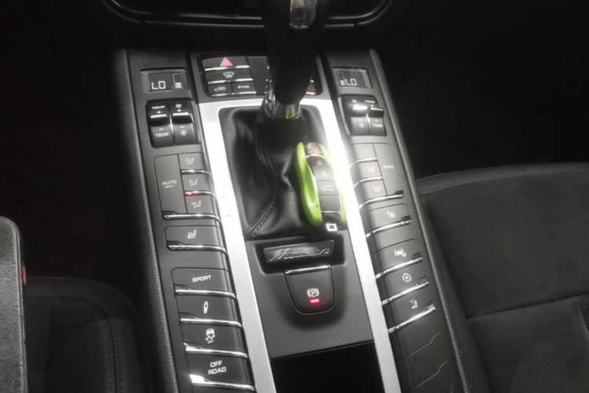 Used Porsche Macan 2020 Macan 2.0T Gear Lever