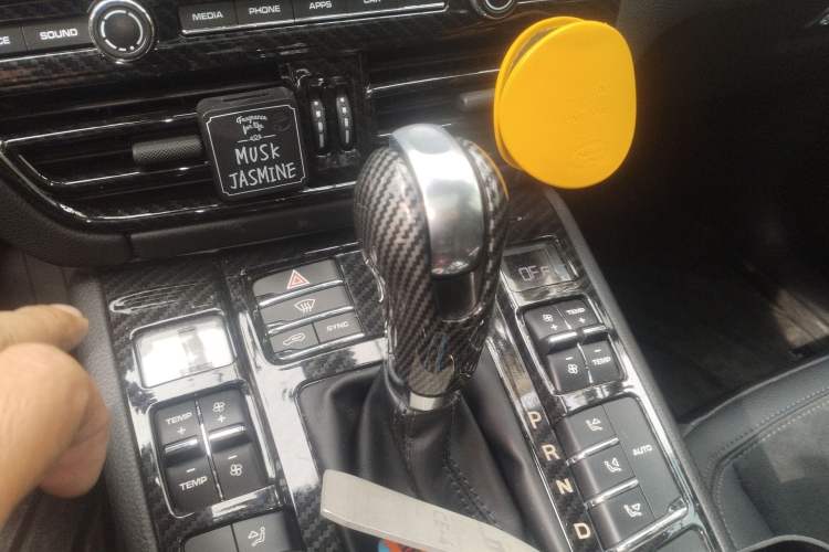 Used Porsche Macan 2020 Macan 2.0T Gear Lever