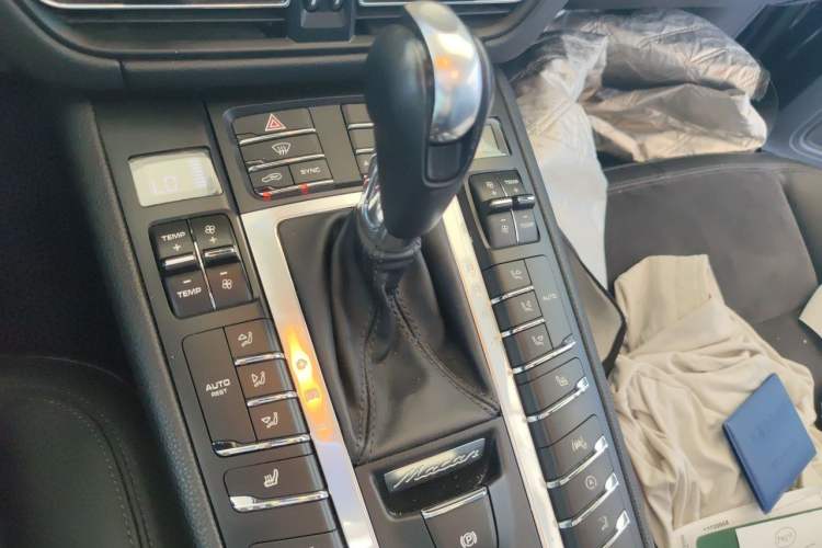 Used Porsche Macan 2020 Macan 2.0T Gear Lever