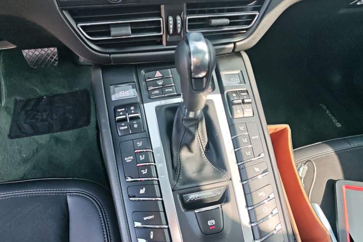Used Porsche Macan 2020 Macan 2.0T Gear Lever