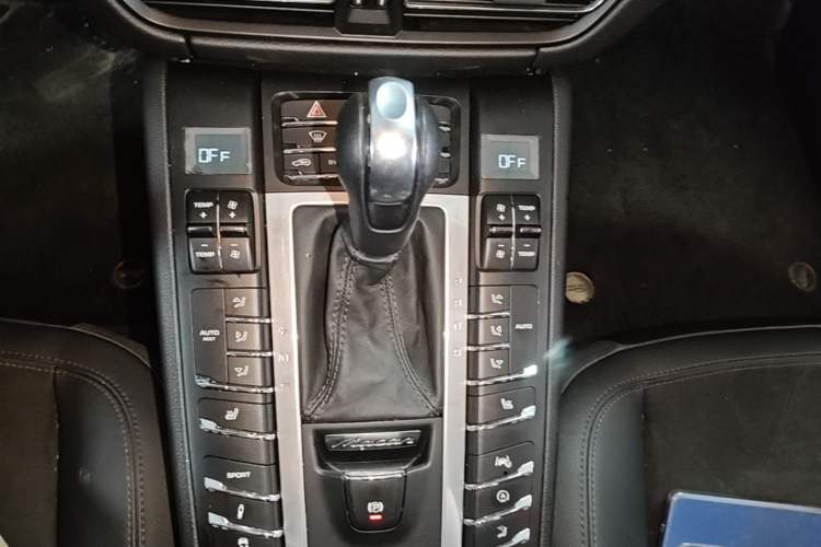 Used Porsche Macan 2020 Macan 2.0T Gear Lever