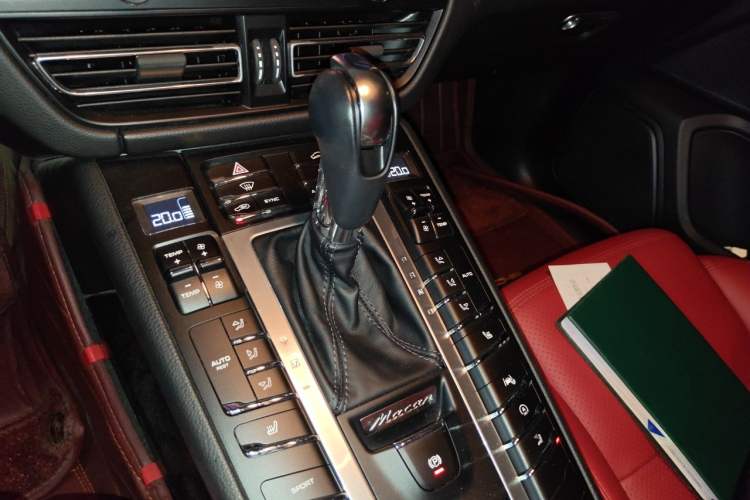 Used Porsche Macan 2020 Macan 2.0T Gear Lever