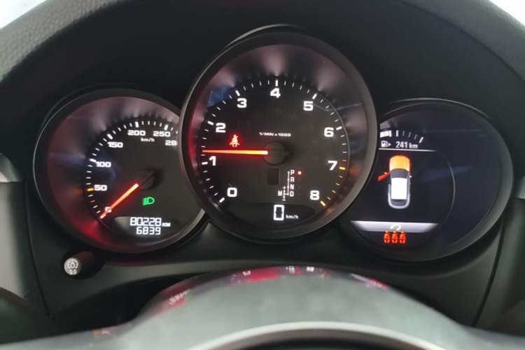 Used Porsche Macan 2020 Macan 2.0T Instrument Cluster