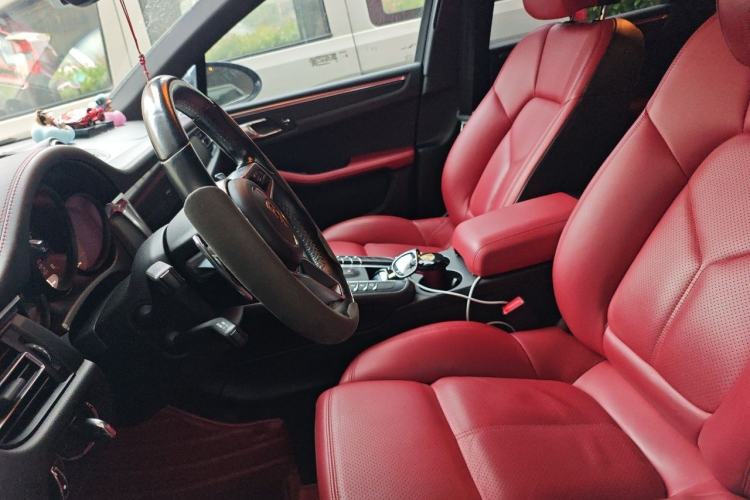 Used Porsche Macan 2020 Macan 2.0T Left Front Seat