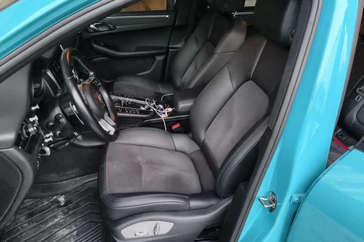 Used Porsche Macan 2020 Macan 2.0T Left Front Seat