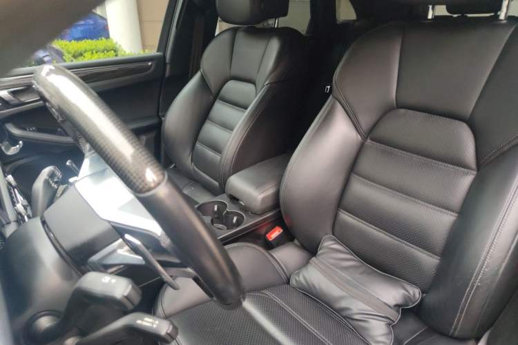 Used Porsche Macan 2020 Macan 2.0T Left Front Seat