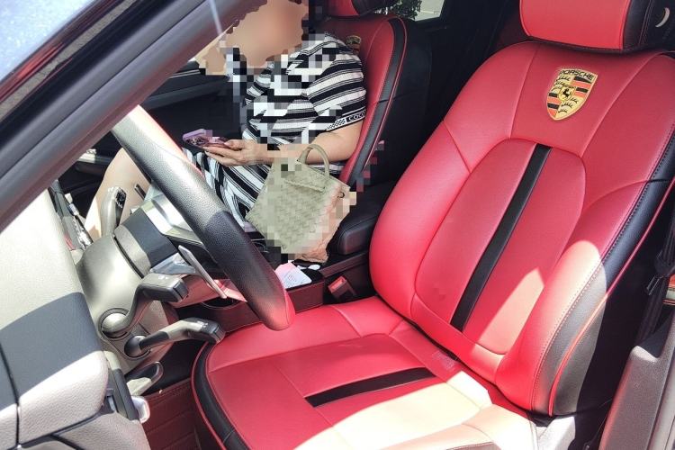 Used Porsche Macan 2020 Macan 2.0T Left Front Seat