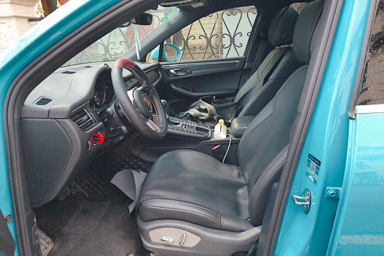 Used Porsche Macan 2020 Macan 2.0T Left Front Seat