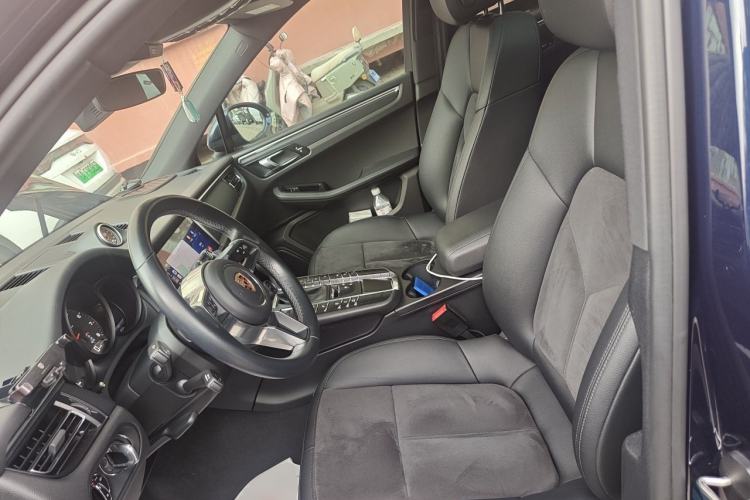 Used Porsche Macan 2020 Macan 2.0T Left Front Seat