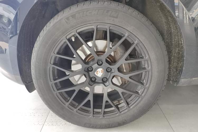 Used Porsche Macan 2020 Macan 2.0T Left Front Wheel Hub