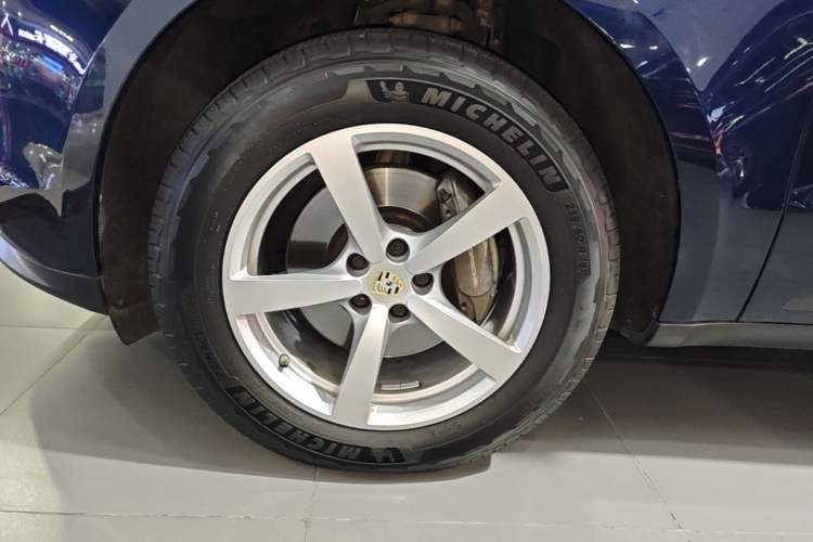 Used Porsche Macan 2020 Macan 2.0T Left Front Wheel Hub