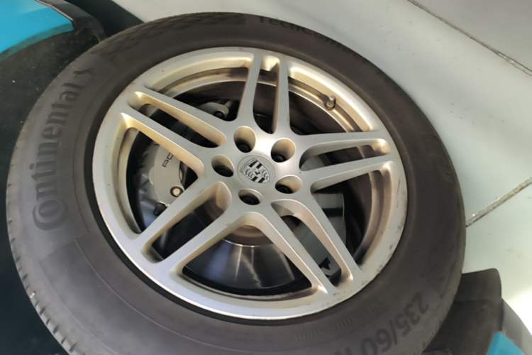 Used Porsche Macan 2020 Macan S 3.0T Left Front Wheel Hub