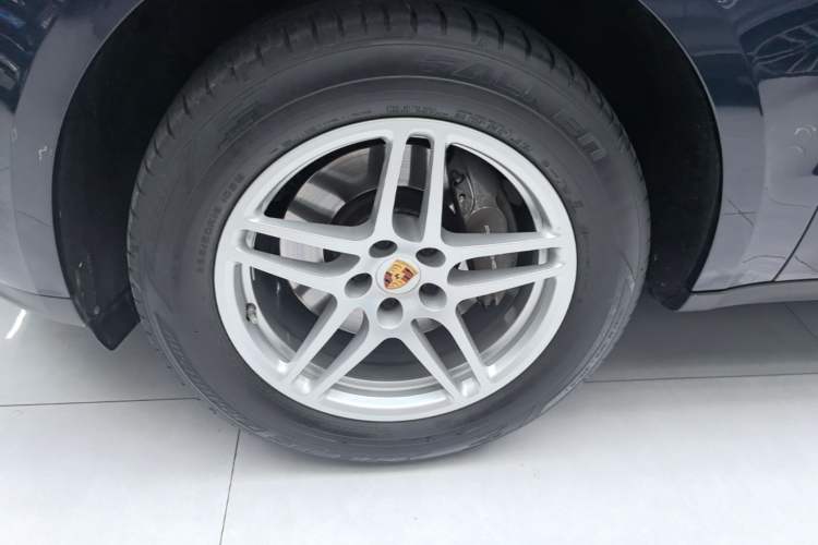 Used Porsche Macan 2020 Macan 2.0T Left Front Wheel Hub