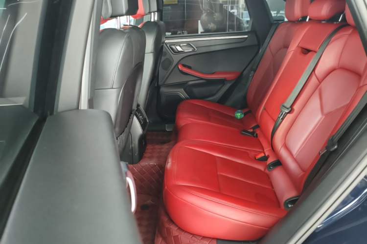 Used Porsche Macan 2020 Macan 2.0T Left Rear Seat